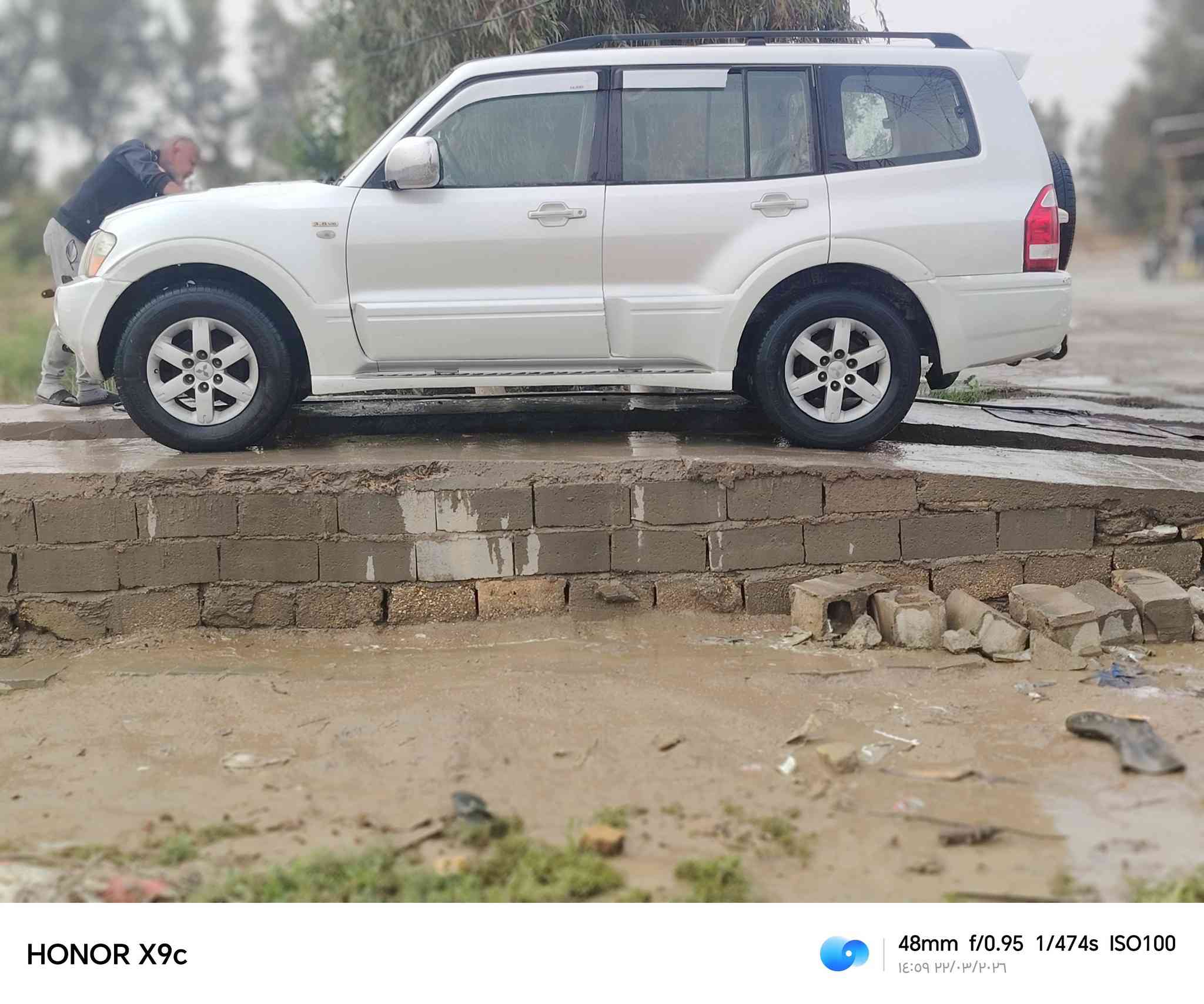 السلام عليكم ورحمة الله وبركاته عندي باجيرو موديل ٢٠٠٦ مكفوله كفاله عامه ما بيه لو قطره صبغ وسوناره موجود رقمه انكليزي بغداد هزه جديده ب اسمي السياره سنويه ل ٢٠٢٩ محرك ٣٨٠٠. سعره ٩٠ وبيه مجال بسيط كلش.***********
