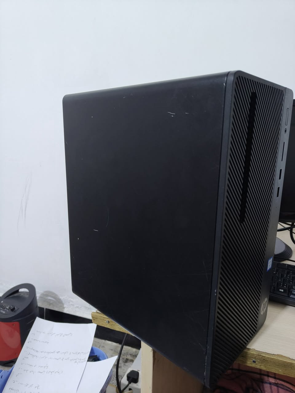 كيس للبيع HP
كامل ملحقاته 
معالج.      cori5 g8 جيل ثامن 
RAM 8 DDR4 
HARD 1000 HHD تيرا 
كارت شاشه مدمج داخلي حجم 4 كيكا 
وندوز 10 برو  
قابل للتطوير من رام من هارد من كارت شاشه تكدر تضيف خارجي ويصير فول بل العاب
نضافه 90/100 فقط قبق السيدي دريف واكع بس شغال  الي يشغل عليه يجيب هارد 128 ssd  سعره 15 الف للنضام يصير فول 
ماوس شاشه حجم 22     60 هيرتز كيبور عربي انكليزي 
ماوس  كيبلات كاملة يعني تاخذ جهاز كامل 
سعر 160  قفل بدون عمله وبدون شكد بيه مجال ماكو هيج مواصفات بهيج سعر شوف سوك 
موجود توصيل مكاني بغداد 
رقم ***********
