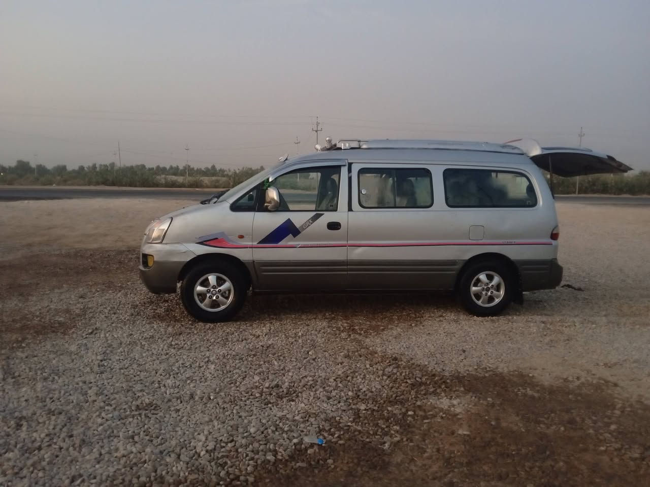 السلام عليكم ورحمه الله وبركاته توجد ستاركس 2007البيع رقم دولي انكليزي قادسيه سنويةجديده سنه 28سياره حلوه تخم تاير جديد خط وبحث جديد مصفره هيئة وغرامات العنوان الناصرية قضاء الفجر السعر 70وبيه مجال الاتصال عل رقم ***********
