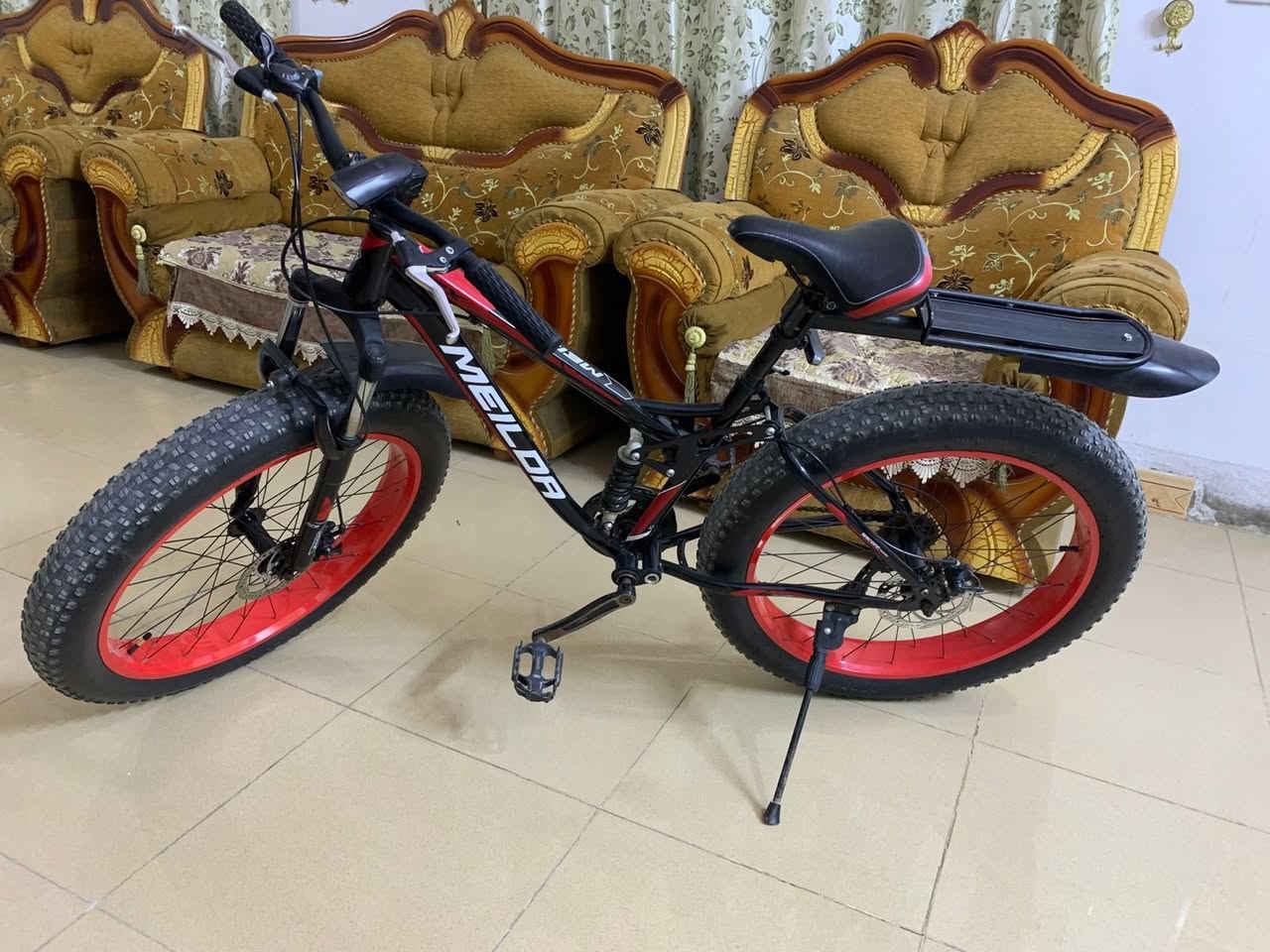 رجاً الي ميعرف قيمته لا يكسر بسعره
مابي اي نقص كلشي شغال 
كلوب خلفي للتنبيه شحن 
كلوب امامي ابيض زنون شحن همات
سعره 150 قفل للاستفسار ***********
