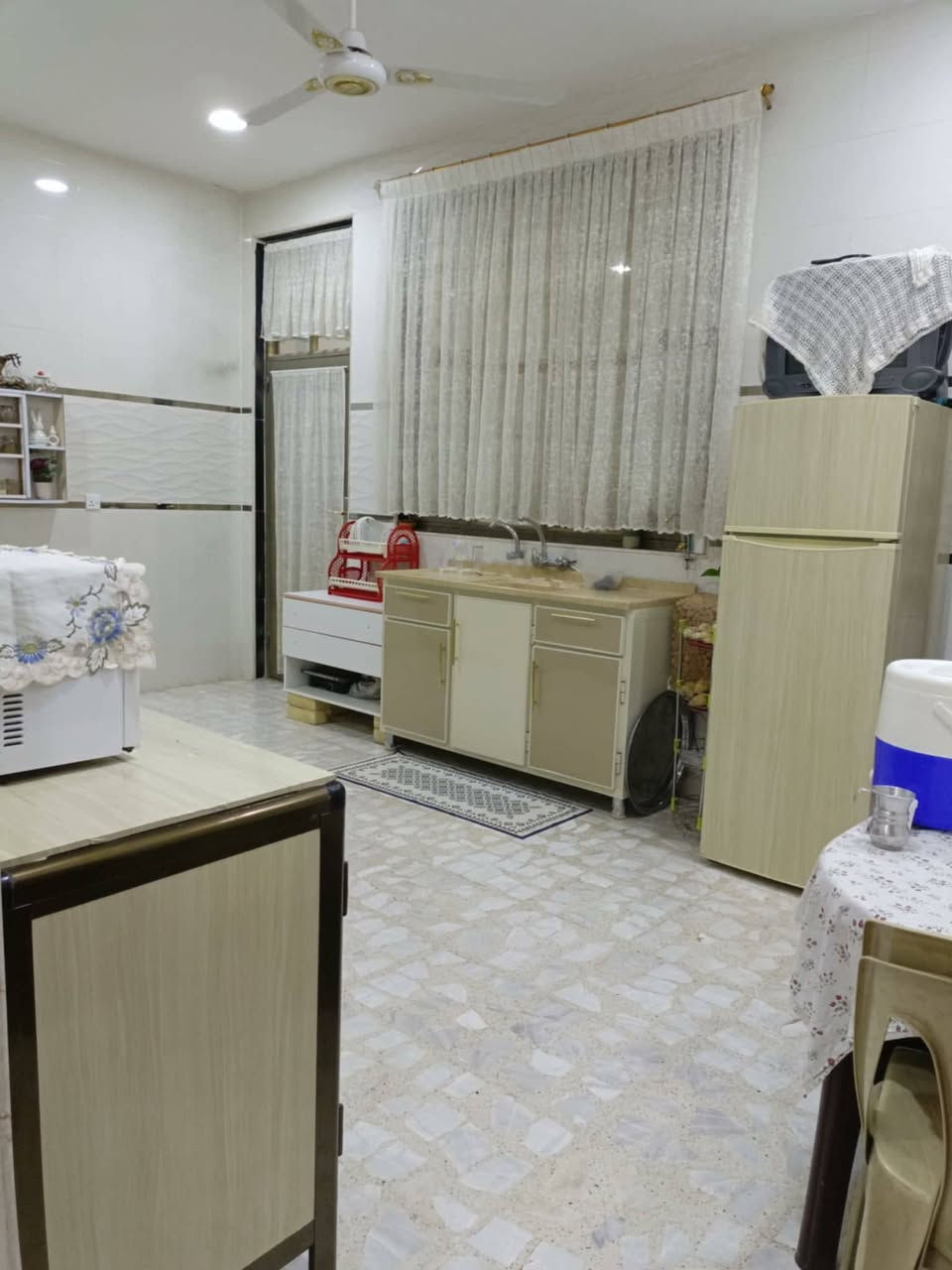 السلام عليكم
يوجد بيت للبيع  ركن زراعي مساحه 170 ع شارع عام عرضه 15 متر منطقه بريجان ع شارع الرئيسي بناء حديث الأساس رفت بناء طابوك شغل درجه اولى يتكون من غرفتين نوم وصاله وستقبال ومطبخ وصحيات داخليه وخارجيه ومنور خدمات كامله تبليط ماء كهرباء مثل مواضح بلصور الشراي يتصل *********** متوفر واتساب سعر البيت 120
