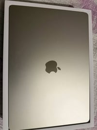 Macbook m3 air 15 inch 07800484677 مشحون ٥ مرات ما مستخدم اجاني هديه و...