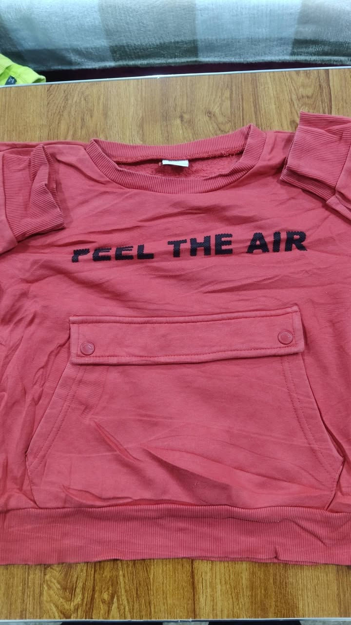 تيشيرت ولادي + بناتي
سويترات ولادي + بناتي 
قطع جميلة شي احلى من الثاني 
 بسعر 2000 دينار للقطعة
العنوان واسط قضاء العزيزية يوجد توصيل داخل العزيزية 
***********
