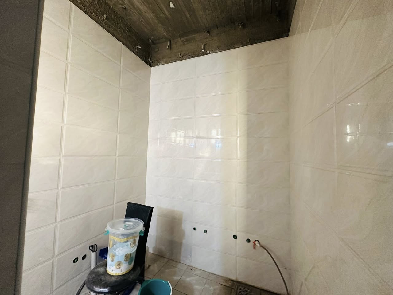 #عروض_مكتب_دعاء_الخير_للعقارات 🏡
للبيع بيت

بحي الكندي الثانية 

سند جمعية النور قرب جامع مقبل 

مساحة 100 متر ركن 10 في 10 

طابقين الطابق الاول كامل غرفة وستقبال ومطبخ وصحيات 

طابق الثاني تقريبن كامل ثلاث غرف هول وصحيات وبيتونه 

للاستفسار اكثر يمكنكم مراجعة المكتب الكائن في حي الصديق سايدين البحرين قرب مدرسة النبلاء الاهلية او الاتصال 

***********

***********

***********

كما يمكنكم مراجعة مكتب دعاء الخير لتجارة العقارات والمقاولات  

نستقبل كافة العروضات بمختلف المساحات السكني والتجاري

للاستفسار  مراجعة المكتب حي الصديق بداية سائدين البحرين 

 

قرب مدرسة النبلاء الاهلية او 

الاتصال 📞

***********

***********

***********
