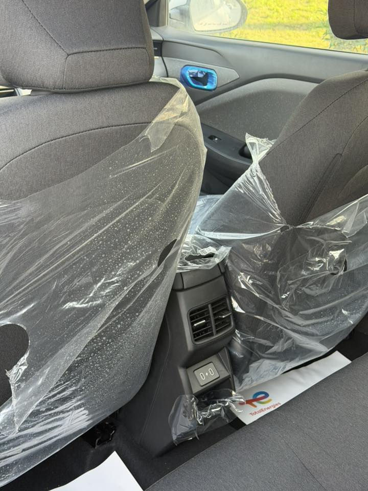 سلام عليكم
*********** 📞 

سعر ( 170 ورقة) 💵💸

~~~~~~~~~~~~~~~~~~~~~

اخوية اقرا تفاصيل قبل مااتخابر 

Kia k3 وكالة كيا الدولية العراق 

سيارة زيرو من الشركة للترقيم، مرقمة باسمي ومثبت لوحات 

.................................

محرك( ٤ ) سلندر تنفس طبيعي  

شاشات عدد ٢ 

ابل كار بلي 

كامرات خلفية 

حساسات امامي خلفي 

تحكمات ستيرن ومثبت سرعة 

مري كهرباء وشفت 

تبريد قطعتين 

منافذ شحن خلفي  

سيارة بتراب الشركة  
----------------------------
مهم ‼️ 
السيارة عليها ضمان خمس سنوات او ١٠٠ الف كيلو متر

وصيانه ثلاث سنوات او60 الف كيلو متر تبديل دهن وفلتر مجاناً كل ٥٠٠٠ كيلو متر
-------------------------------

مكان سيارة بغداد اليرموك قرب ساحة قحطان
