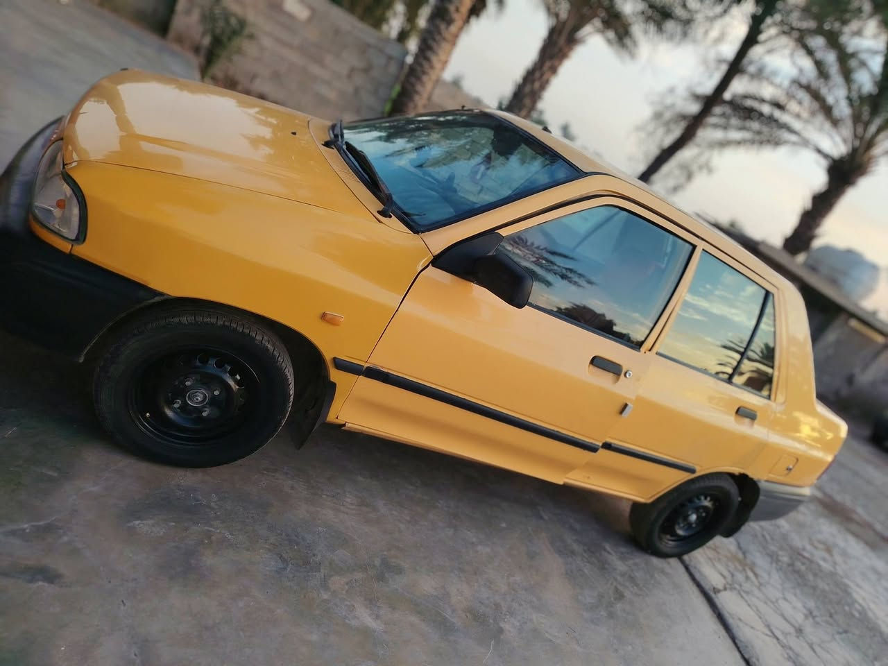 سايبا موديل 2017
مبدل بيه جاملغ وبنيد 
كير محرك مكفول
تدفىه تبريد 
شواصي بيه معمره 
السعر 36
***********
