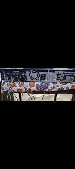 السلام عليكم .
اليكم تحفة من التحف في عالم الصوتيات .
جهاز مسرح منزلي و مضخم هوم سينما سيستم ماركة LG  نظام تشغيل حديث . 
 كامل المواصفات ...استيراد وكالة الكويت . 
نظافة ممتازة جدا جدا  بلادي بدون تصليح او ضرر و شغال بالكامل .
القدرة الكلية للجهاز تقريبا 1000 واط  يشغل 6 سماعات .
ملحقاته  ريموت  تحكم وكيبل HD  مع كيبل اوبتكل و التوصيلات…  المواصفات :
مشغل جمیع الاقراص  DVD و CD وMP3 يعرض عالشاشة فول HD .
بلوتوث  للربط مع النقال او الشاشة السمارت .
فلاش رام .
2 اواكس مضخم صوت لربط النقال او الشاشة او اي جهاز  اخر وربط البلوتوث الخارجي عالاوكس
اوبتكل لربط كيبل ضوئي مباشر مع الشاشة .
2 فتحة ادخال لربط لاقط مايكرفون .
راديو باحث + AM FM .مع خزن قنوات مفضلة 
مع خاصية ايكولايزر للتحكم بنغمة الصوت والتضخيم وتقسيم للسماعات التي تعمل بالنظام المسرحي المحيطي و نظام الاستيريو عالي الوضوح ..شغل الجهاز جدا ممتاز من علو بالصوت وتضخيم دمام قوي ..صوته خرافي  واضح و مجسم .
خلاصة الكلام ان الجهاز راقي و شغله ممتاز بمعنئ الكلمة .
السعر  ٢٠٠  الف نهائي اخوان من الاخير .
واسأل عن سعر الجديد بالوكالة .
للاستفسار او المراسلة عالخاص بلا زحمة او 
*********** البصرة . موجود توصيل شركة .
