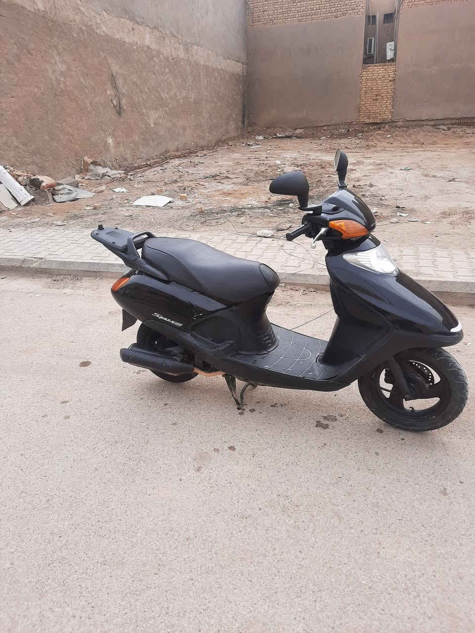 السلام عليكم
دراجه سبيسي ياباني كفرات اصليه أبو الختم كهربائيات شغاله سلف هندر مكينه ناعمه 
الكوت /داموك الطشاش 
***********
