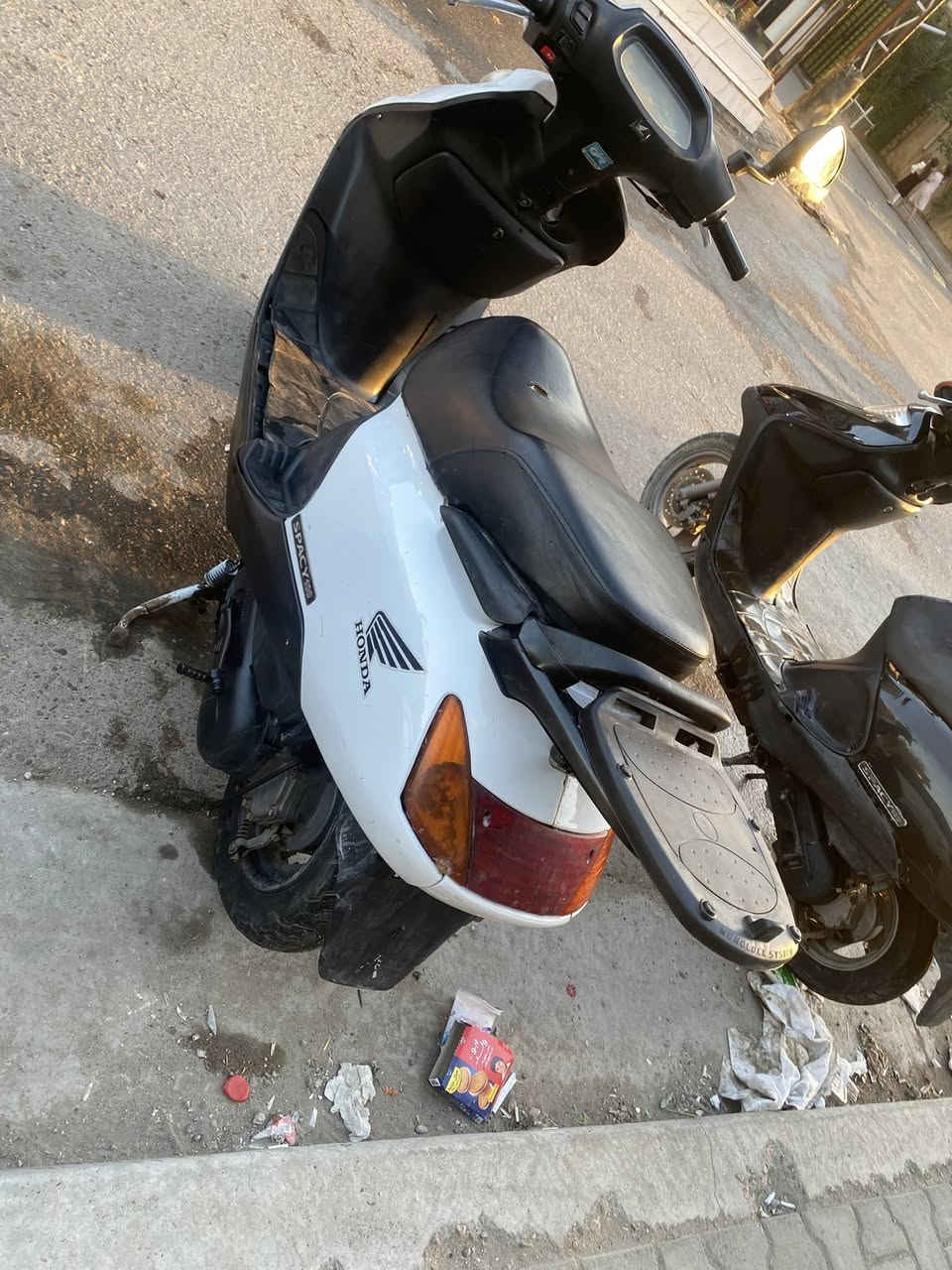 دراجات سبيسي العدد6 بيهن شغالات 3 والباقي طافي ابيع كله طافي كوم حديد ادوات فديو موضحه مرفقه مع صور بغداد البنوك مامتواجد عل فيس فقط تصال*********** شلع مابيع وحده  وسعر  جدنه مناسب
