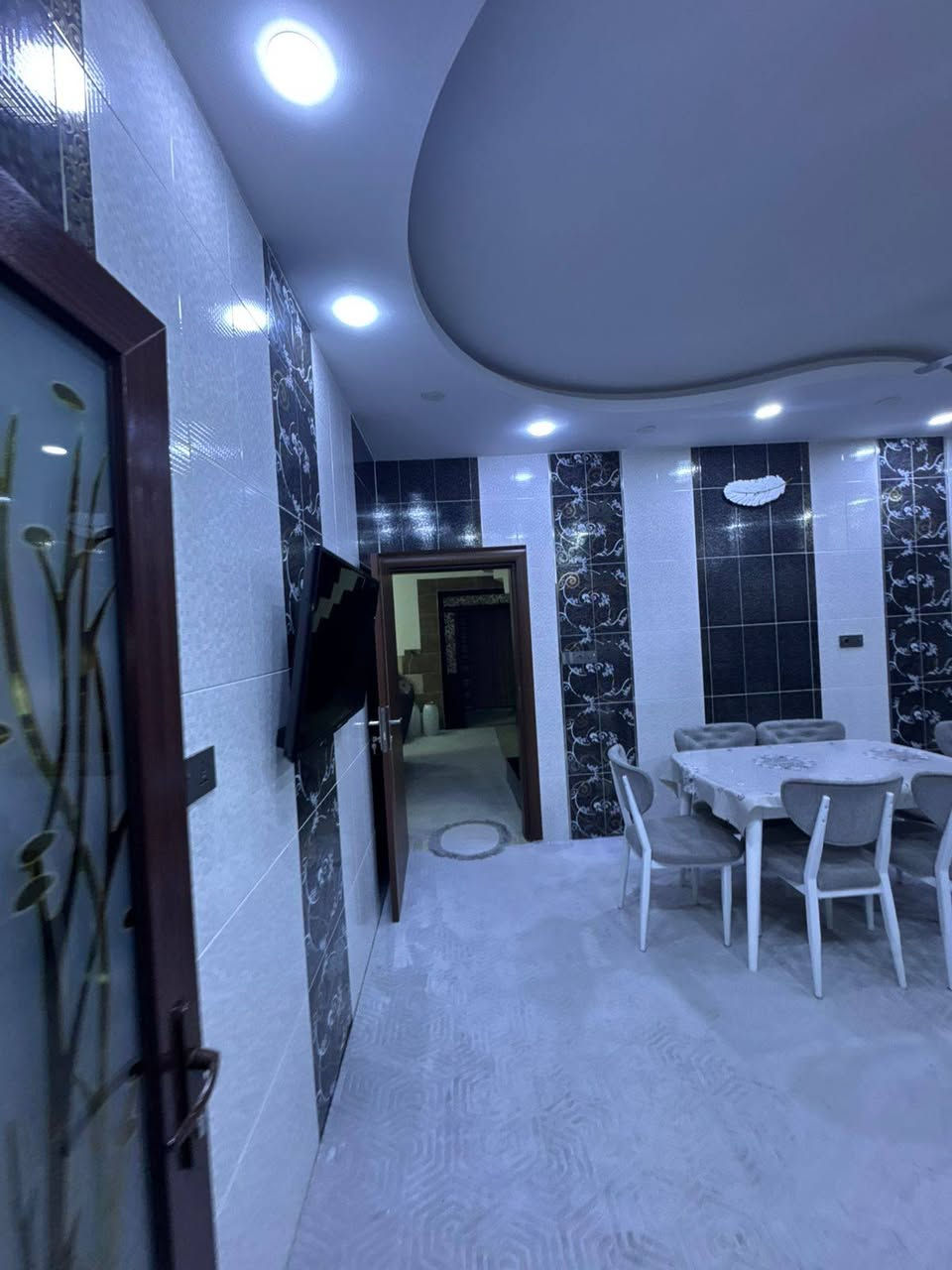 دار للبيع 🏠 سعر مناسب جدا ✅️ 
#طابو صرف طابق وبيتونه 
♦️مساحة 250 متر 
♦️واجهة 12 متر 
💙 بناء 2019 
موقع 📍 #واسطي مقابيل شقق غاز الشمال 
يتكون #الدار 🏠 
كراج 🌟 حديقة 🌟استقبال 🌟مطبخ🌟 هول 🌟 غرفتين منام 🌟صحيات معزوله 🌟 بيتونة 
#سعر 235مليون قابل للتفاوض 
____________________
✅ احصل على منزل أحلامك معنا، نحن مكتب عقاري موثوق ومتخصص في تلبية احتياجاتك السكنية
لاتتردد في زيارتنا او الاتصال بنا •                                         👑جنة الامل للعقارات 👑
 📞***********  ابو جنة
📞 *********** ابو يوسف
 📞***********  احمد
الفرع الأول : دوميز منطقة ال 55 مقابيل #تانكي #دوميز
الفرع الثاني : حي الواسطي مقابيل #باب اللواء ٦١ وقرب # تقاطع #الاصدقاء
                    #صفحة #المكتب 
https://www.facebook.com/profile.php6&mibextid=ZbWKL
