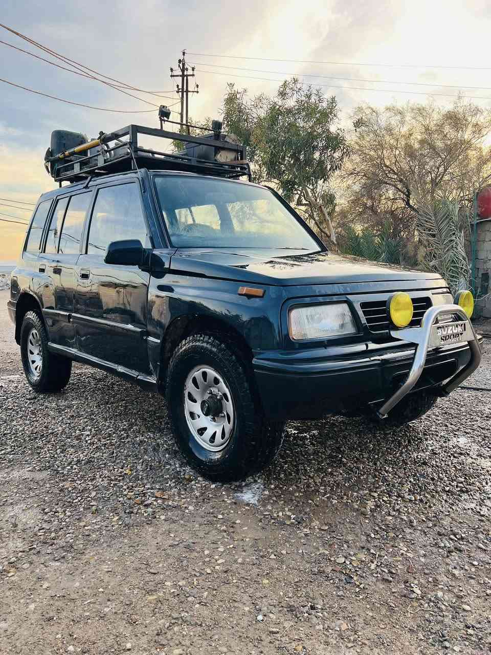 سلام عليكم سازوكي فيتاره موديل 1994 سياره حلوه كير مكينة نضيفات فور ويل شغال سياره نضيفة وما متعوبة 
سعر 45 وبيها مجال 
***********
