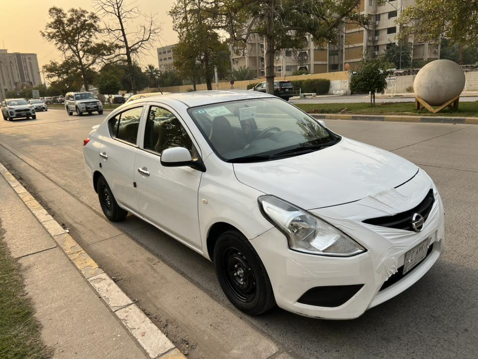 السلام عليكم اللبيع سني هندي موديل ٢٢مكفوله من صبغ ماعده جملغ الخلفي صبغ بيه بارد قليل الباقي مكفول تبريد ثلج تدفئه شغاله مكينه كير كفاله صدر جديد ناعمه سياره مدوشمه كشنات ارضيه صندوك تخم تاير جديد جاهزه سياره ماناقصه شي رقم بغداد تحويل ثاني يوم ماشيه ١٢٠مكان سياره بغداد الكرخ السعر ١١٠وبيه مجال قليل حك جيه رقم ***********
