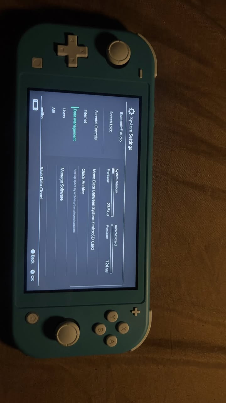 سلام عليكم
NINTENDO SWITCH LITE - نيتندو سويتش لايت
نضيف جدًا ويا رام 128 ساندسك اصلي وكيبل فقط اصلي و لعبة ماريو بروز دايلوكس غير مهكر وحقيبة 
السعر 170 وبي مجال بسيط - او مراوس ويا ps vita fat
مكاني بغداد 
يوجد توصيل


**إذا كنت صاحب هذا الإعلان وتريد حذفه لأي سبب، رجاءا أرسل رسالة إلى الدعم الفني**