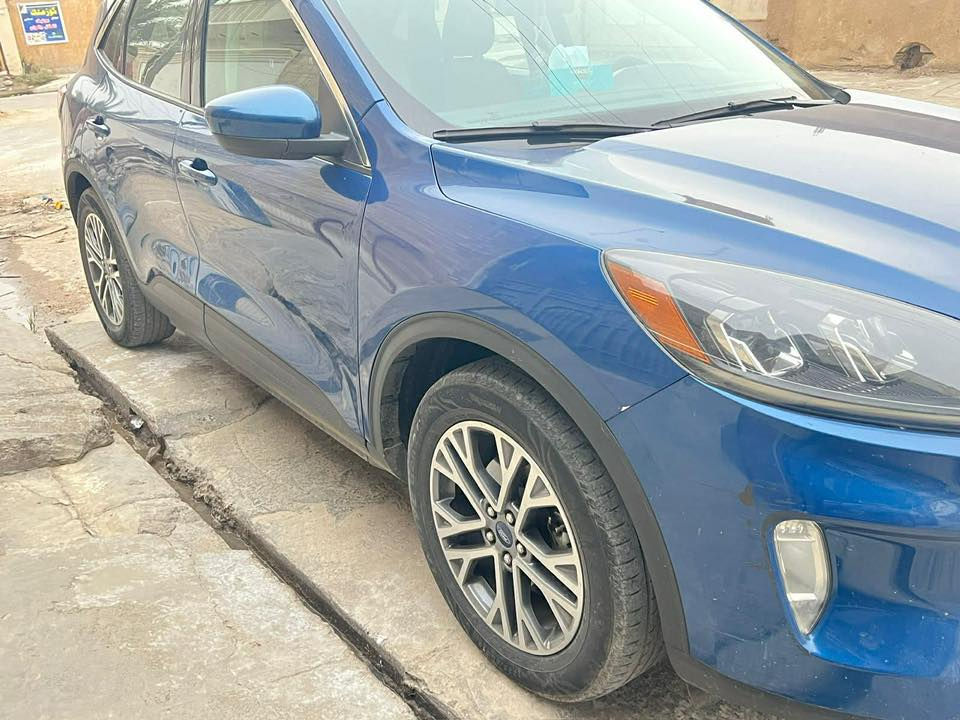 مراوس بكورلا هايبرد
فورد سكيب ٢٢ فئة sel بجم كبس 

تبريد قطعتين 

تدفئة كشنات وستيرن 

فول تحكمات ستيرن 

صندوق كهربائي 

كشنات كهربائيه 

كير ماوس 

اوتو هولد 

تشغيل عن بعد 

تحديد مسار 

مانع انزلاق 

رادار من جميع الجوانب 

محرك ٣ سلندر ١٥٠٠ تربو 

حادثها نص بنيد بامريكا ونص باب بالعراق معدل ع البارد

للتواصل ***********
