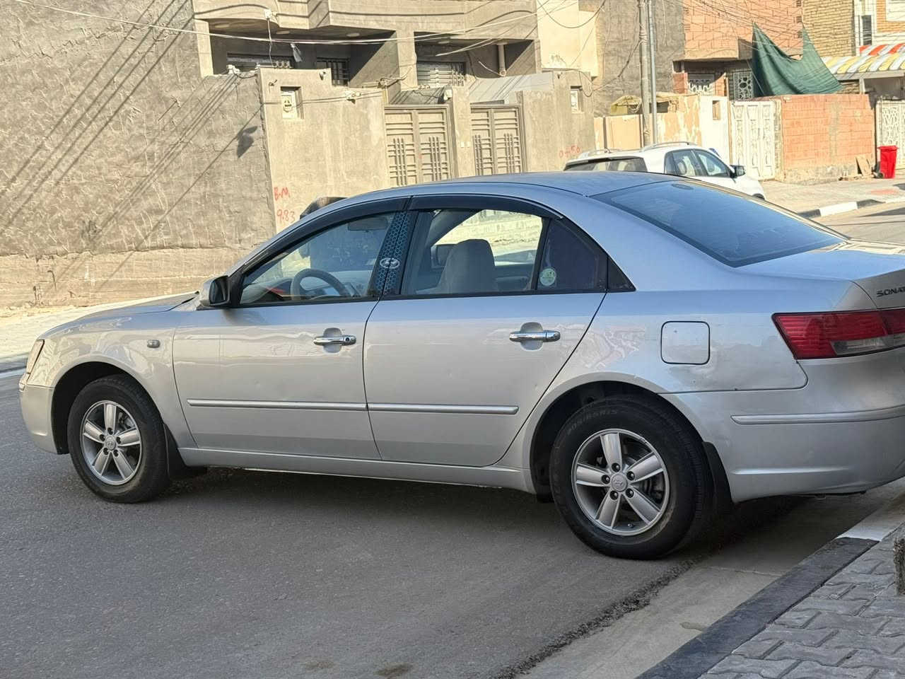 سوناتا مديل 2012 وارد كوري سعر 87 قابل للتفاوض الأستفسار اتصل *********** مكفوله من ضربه وتبديل بيها صبغ قطعتين مواصفات شاشه كبيره كامره خلفيه مثبت سرعه مكينه 2400 دوش مكينه وكير مكفولات حداديه جديده تخم تاير تبريد تدفئه شغال مشروع وطني سنويه جديده مكان سياره كربلاء مكلف ب نشر
