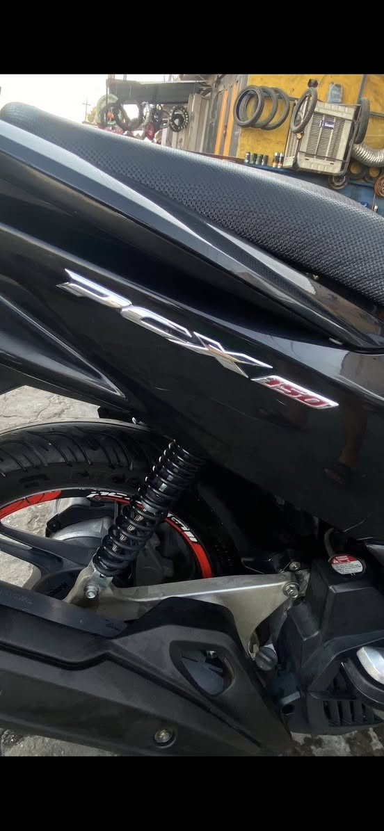 السلام عليكم دراجة بيسي اكس الجيل الثاني ياباني KF محرك 150 موديل 2019  ابيع بدون درع السعر 15 وبيها مجال المكان بغداد حي النصر ***********
