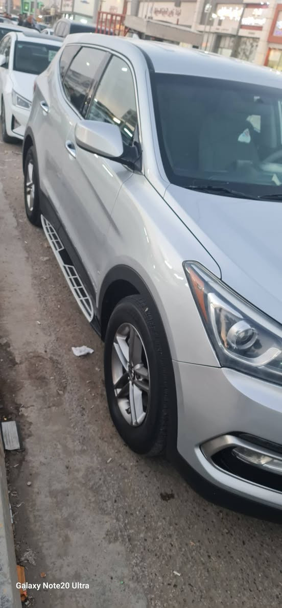 سنتافيا أمريكي
2017سياره كلين عدا صبغ بسيط جوه الرقم الخلفي السياره شركه كل شيء بيه بلادي محرك كير والسياره جديده بمعنى الكلمة 
ماشيه ٨٦ 
رقم أنبار شرط التحويل
عنوانه/الرمادي 
اتصال
‏‪***********‬‏
