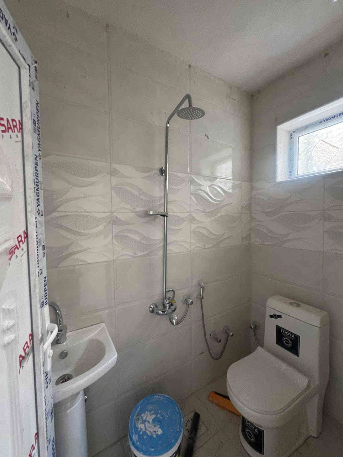 2 نوم وصالة ومطبخ وخدمات 
80 متر 🏠

حي جهاد الفين يمه سوك الامانه 

للاستفسار *********** 

سعره ١٤٥ بي مجال
