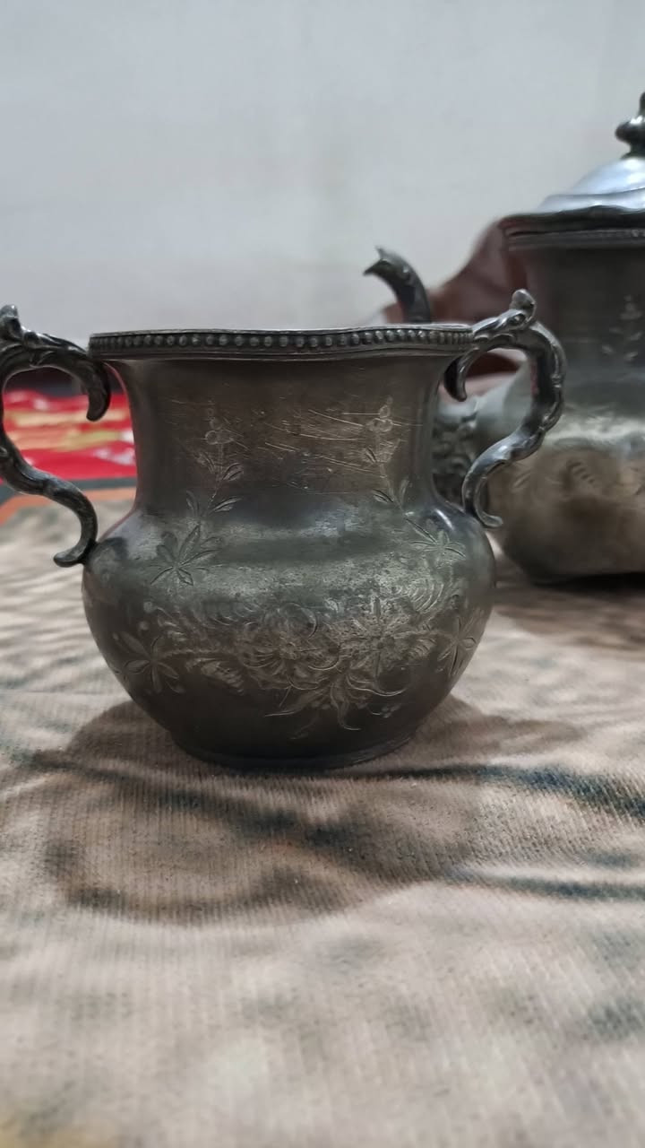 السلام عليكم عدي ذني ماعرف قديمات ناس يكلولي فضه ويكلولي مطليات حيروني اريد ابيعهن بليرضي الله عنواني بغداد ***********
