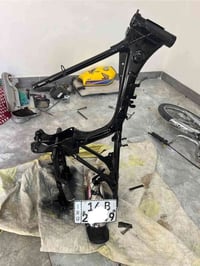 شاصي رقم وسنويه اسعر 175الف وبي مجال  متواجد اتصال اوواتساب  077323175...