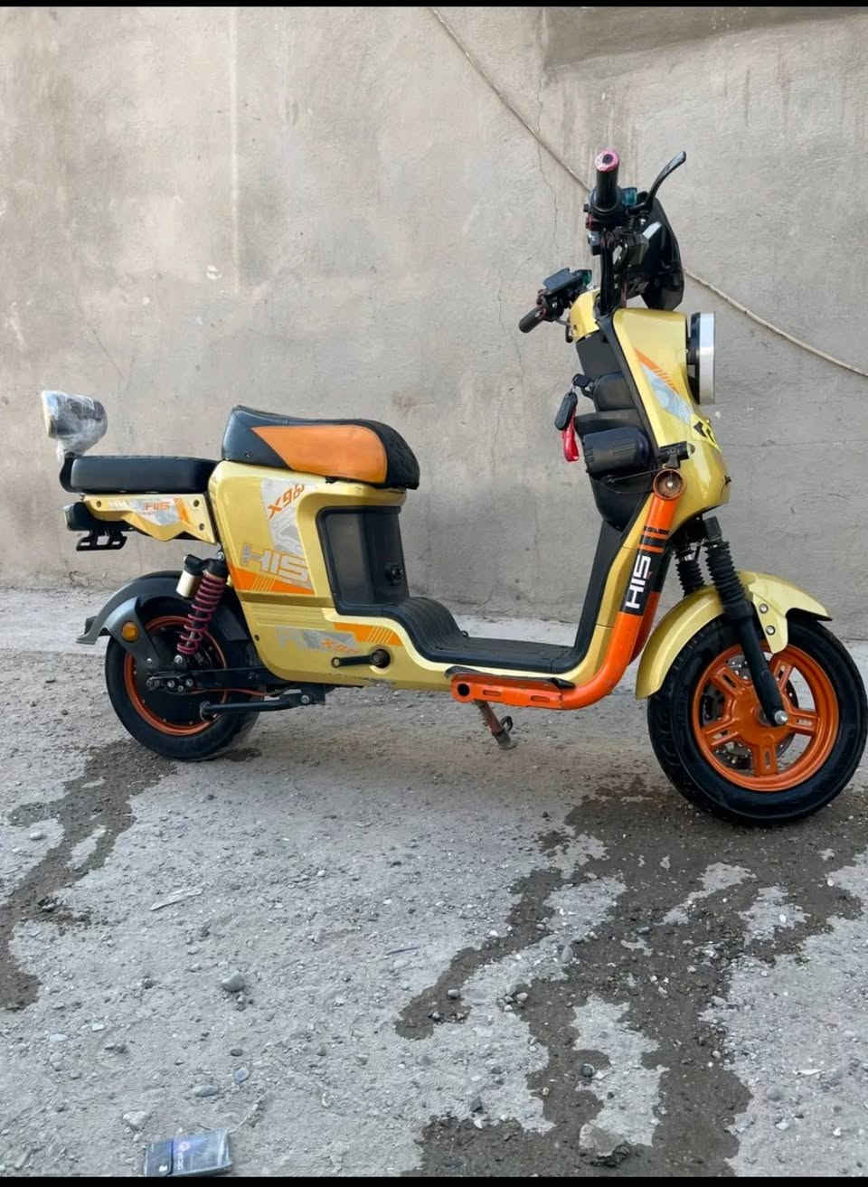 السلام عليكم دراجة شحن لبيع نوع x900 مواصفات
ملفهة 2000 واط حقيقي
3 منافذ شحن تلفون
بطراتها 30 امبير شرط فصح
دراجة كاملة
لايت عالي ناصي
ابلتوث
وبك
سرعتهة 109
مكاني بغداد
سعرها 500 وبيها مجال انشالله
رقمي توصل ***********
