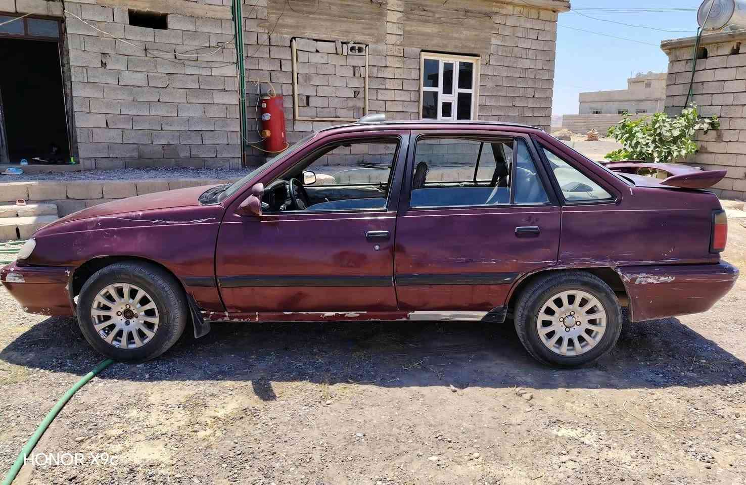 سياره دايو لمنز
لون احمر ماروني
رقم صلاح الدين ألماني 
السنويه صاقطه 
صدر كامل 
كهربائياتها كلها شغاله
جامات مركزي 
 محرك 16 فكترا
كير محرك شرط 
ويل كاب تايرات جدد
أصل تبريد منضومه كامله نقص كمبريسر وراديتر تبريد 
شرط التحويل
السعر 26 وبيها مجال
***********
