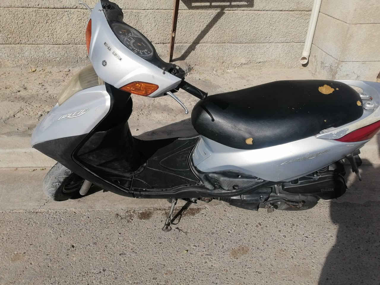 سلام عليكم
دراجه بريز للبيع دراجه خير من الله مكينه نعومه فول ممفتوحه الدراجه بلاديه كهربائيات سلف 
مكان الدراجه بغداد مدينه الصدر 
سعر 650 وبيها مجال 
***********
