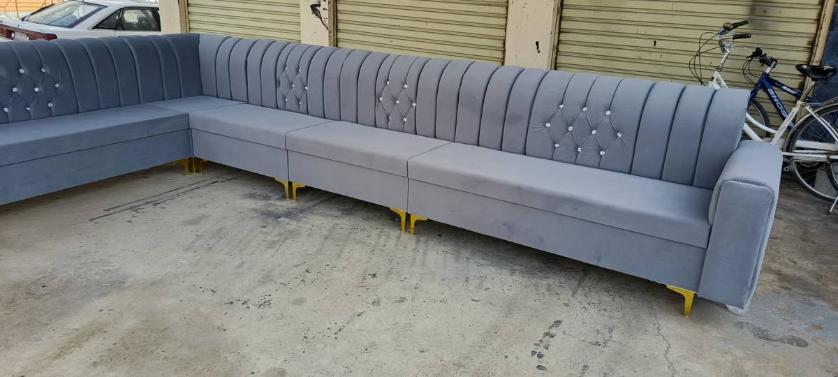 ديوان ستندر 7 امتار شغل درجة اولى
السعر 310الف 
***********
