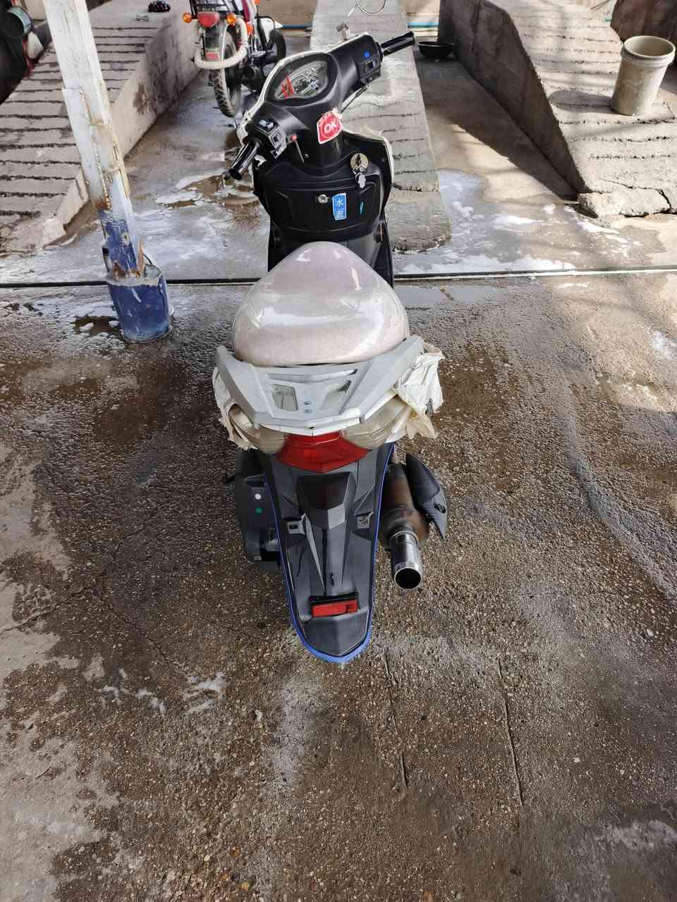 سلام عليكم دراجه للبيع كامله من كلشي كهربائية كله شغله 
نكره سلف هندر شغال تخم تاير جلاتين جديد للاستفسار أكثر لاتصال برقم*********** مكاني كربلاء طوريج
