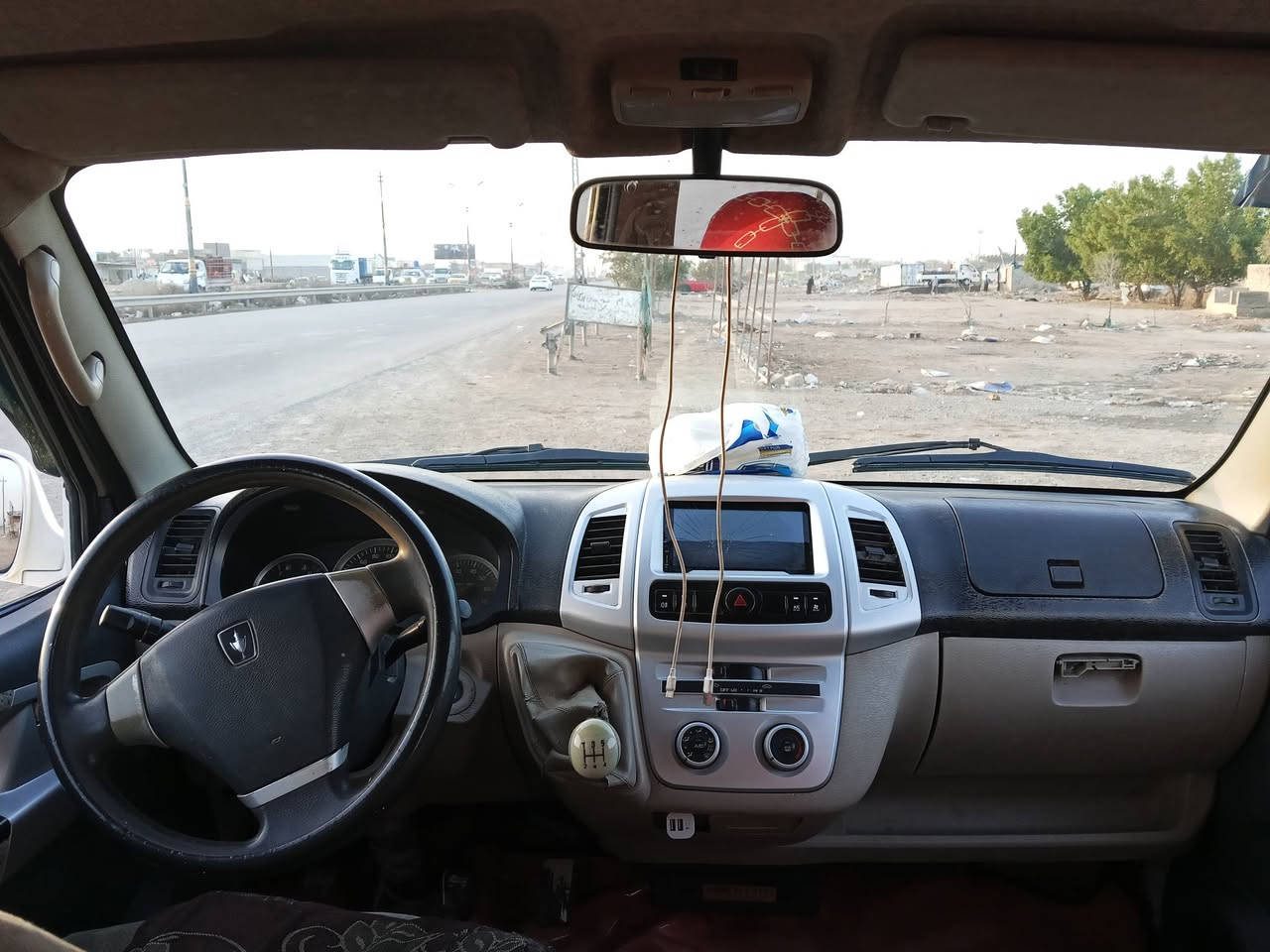 جمبي 2015 سياره حلوه وجاهزه ومكفوله من الضربه وصبغ  ورقمه جديد وسنويه جديده لاتصال على الرقم ***********
