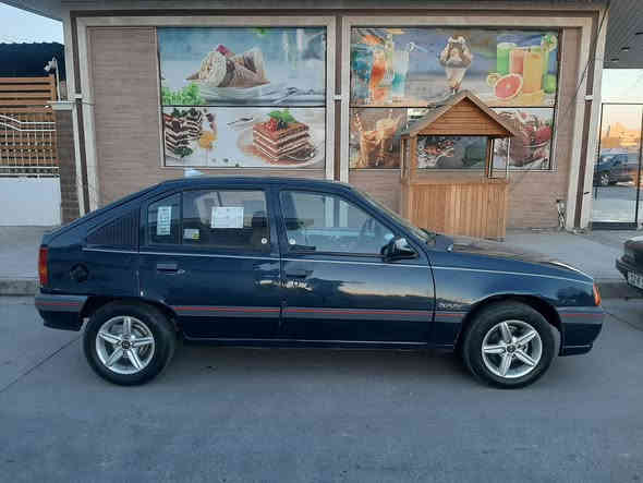 كاديت موديل 91 بيوتي محرك حجم 16 كير ( اوتوماتيك ) محرك وكير بشرط ستيرن بور طخم امامي وخلفي جديد طخم ويل كب وايرمنية كلها شغالة ( كابون بانزين ) رقم نينوى الماني سنوية خضراء وكالة وتحويل بشرط السعر 36
   *********** اسيا  ( نظافة فووول )
