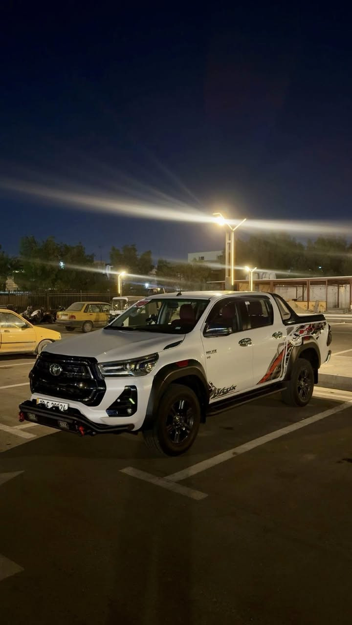 تويوتا هايلوكس 2024 تي ار دي .
السعر 378 ورقة قفل 🔒.
6 سلندر رقم اربيل.
 ماشية 35 الف….. 
مغلفة دواخل كشنات و ارضيه  .
دبل دعامية و هوك و جناح جي ار درع امامي .
مكفولة من كلشي فقط بارد بسيط جداً بلباب صندوك.
بغداد البنوك.
 للتواصل. ***********
