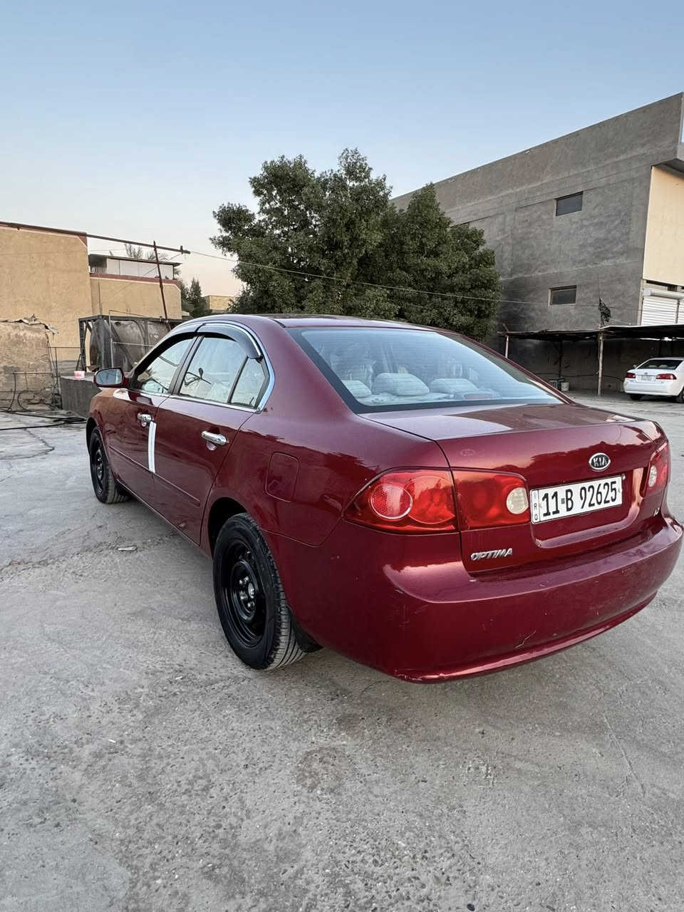 السلام عليكم
كيا اوبتما موديل 2008 رقم بغداد إنكليزي وارد امريكي حادثها جاملغ وبنيد بدون دواخل وباب تبخير السعر105 وبيه مجال مكاني حله مركز المدينه 

للاستفسار ***********
