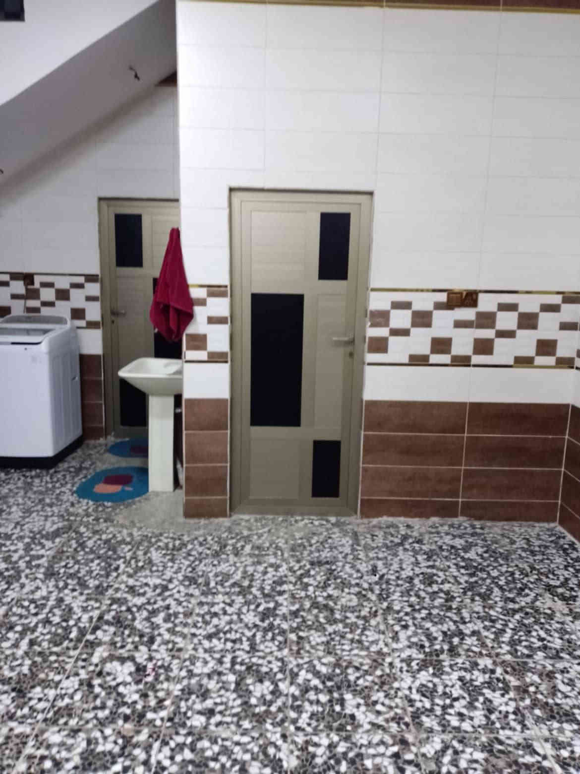 السلام عليكم
عندي بيت في بغداد للمراوس بيت بالفلوجة  المساحة الكلية 600ومساحة البناء 225 نوع العقار اصلاح زراعي 117 واقع في منطقة الدورة البعيثة للاستفسار اتصل ***********
