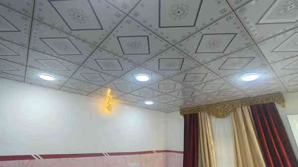 دار للبيع تجاوز حي المرحلين  بالفرع مال الاخ  احمد تنكجي
مساحتها  الكلي 370 متر  مع قطعة فارغة ابظهر البيت الصوره واضحه كدام عينك البيت مكونه من غرفتين واستقبال وهول  ومطبخ ومجموعة  الدرج وصحيات  للاستفسار *********** سعرها 40مليون بيه مجال
