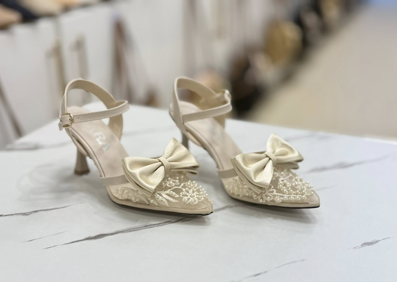 جديد 👠

كيبور فيونكه وكالة ZARA👠 احدث الاصدارات 👠 
متوفره القياسات كامله 👠 متوفره الالوان كامله 👠

العنوان:- مول المدحتيه- الطابق الثاني - رقم المحل (25)


**إذا كنت صاحب هذا الإعلان وتريد حذفه لأي سبب، رجاءا أرسل رسالة إلى الدعم الفني**