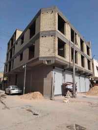 بنايه للبيع قيد الانشاء  مساحه ٢٨١م ركن ثلاث طوابق ونصف واجهه١٦م تجاري...