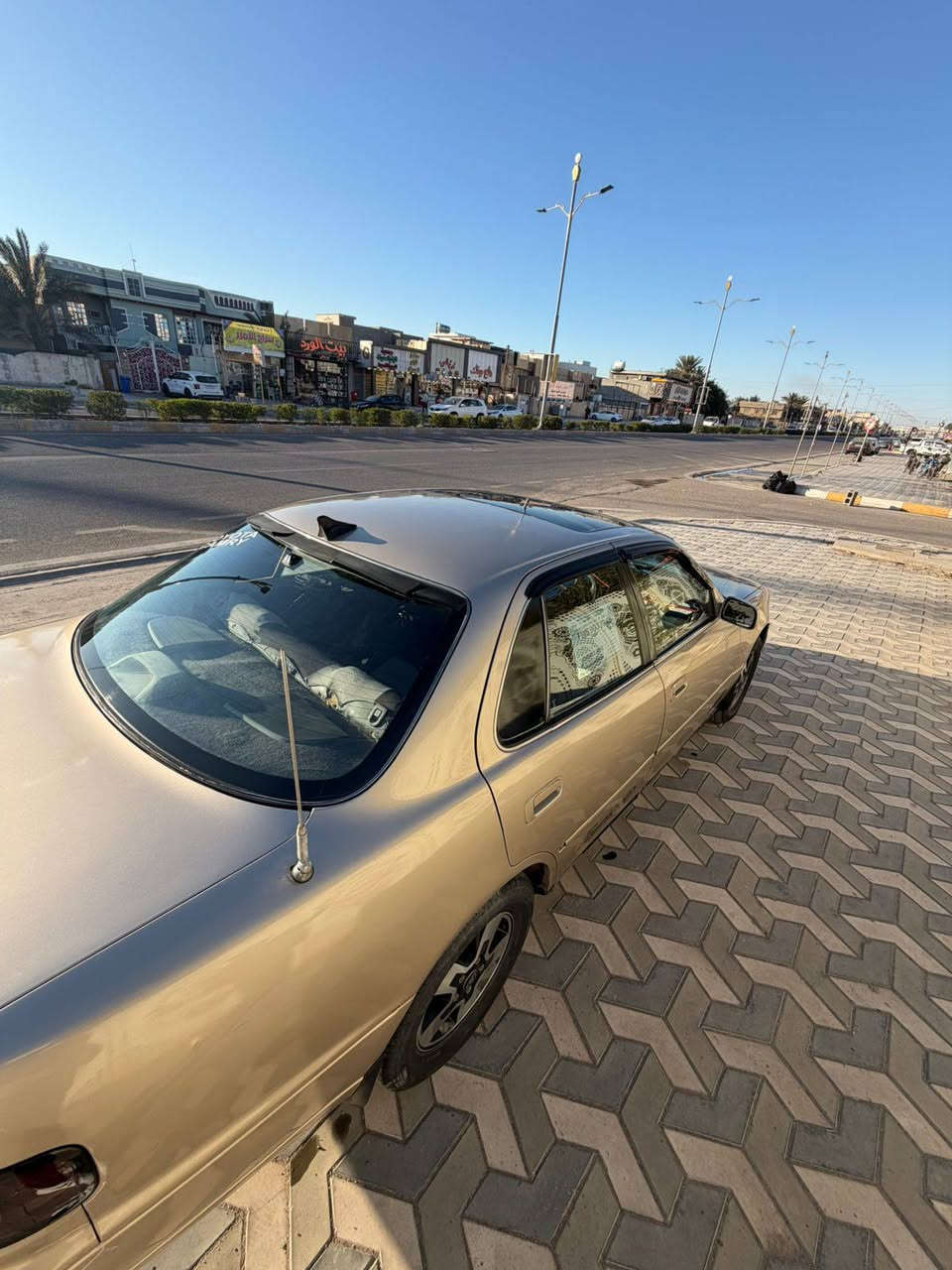 كامري موديل 92 لو ذهبي الشكل الرياضي
محرك المرغوب 6سلندر  3000
كير أوتوماتيك 
كير ومحرك مكفولات
حداديه كامله 
ضربتها الجاملغ الخلفي 
مصبوغة عام اثر جراد 
السيارة بأسمي شرط تحويل 
رقم انبار السعر (48 )
مكاني الفلوجة _ الصقلاوية 
*********** اتصال او وتساب
