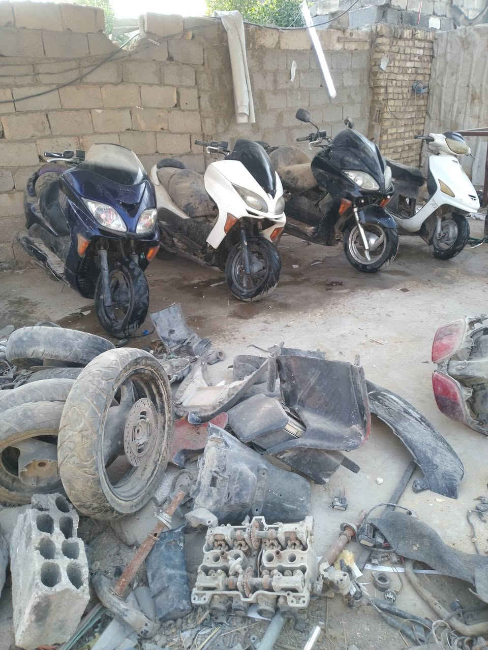 السلام عليكم متوفر قطع غيار فورزه 08 العنوان كربلاء طويريج واتساب *********** توصيل ماكو
