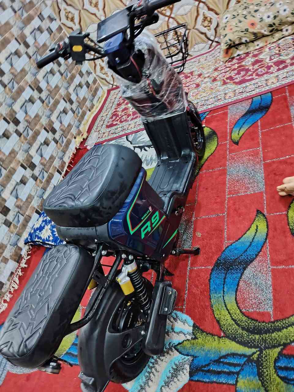 سلام عليكم عدي  دراجه شحن لبيع بطرياته 5 نوع لدراجه   ار تسعه  دراجه   جديده عنوان بغداد بل مدينه مال صدر لسعر 350 وبيه مجال رقم لهاتف ***********
