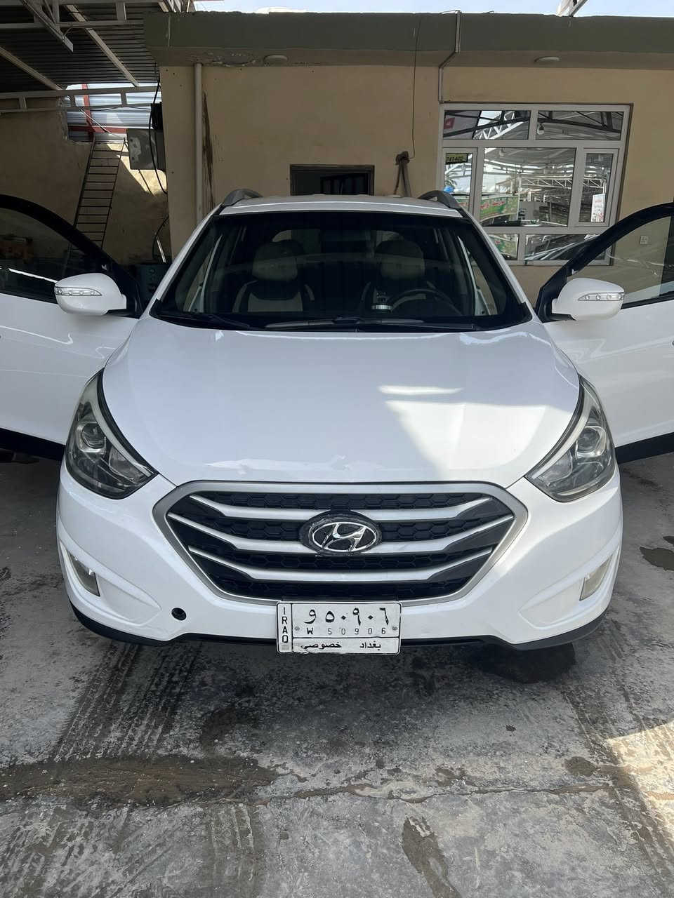 السلام عليكم توسان موديل 2015 خليجيه 
محرك وكير عل الشركه كفاله 
تبريد تحكم مقود شاشه سايد ابريك بلرجل  حساسات 
لاصبغ لاتبديل سياره نضيفه حيل 
ماشيه العربيه 130 حقيقي 
سعر 152 ورقه وبيه مجال للأعزاز والطيبين 
هاتف النقال اي شي من هذن 
*********** غيث الحميري يرحب بكم حياكم الله وبياكم
