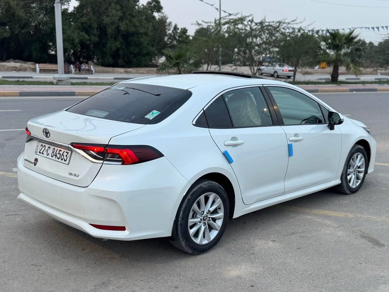 للبيع كورلا موديل 2023 وارد خليجي ساز فول  مواصفات فتحة مكينة 1800 ماشية 53 km كفالة عامة من الضربة والصبغ ما عدا صبغ في الصندوق وبارد قليل في باب الصدر تعديل BDR سبير ما نازل تخم تاير جديد السعر 170 وبيها مجال مكان البصرة الزبير الاستفسار ***********
