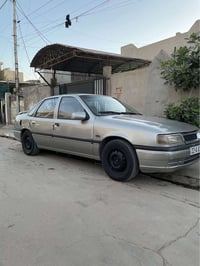 اوبل فيكترا • ١٩٩٣ • ضربة خلف السايق