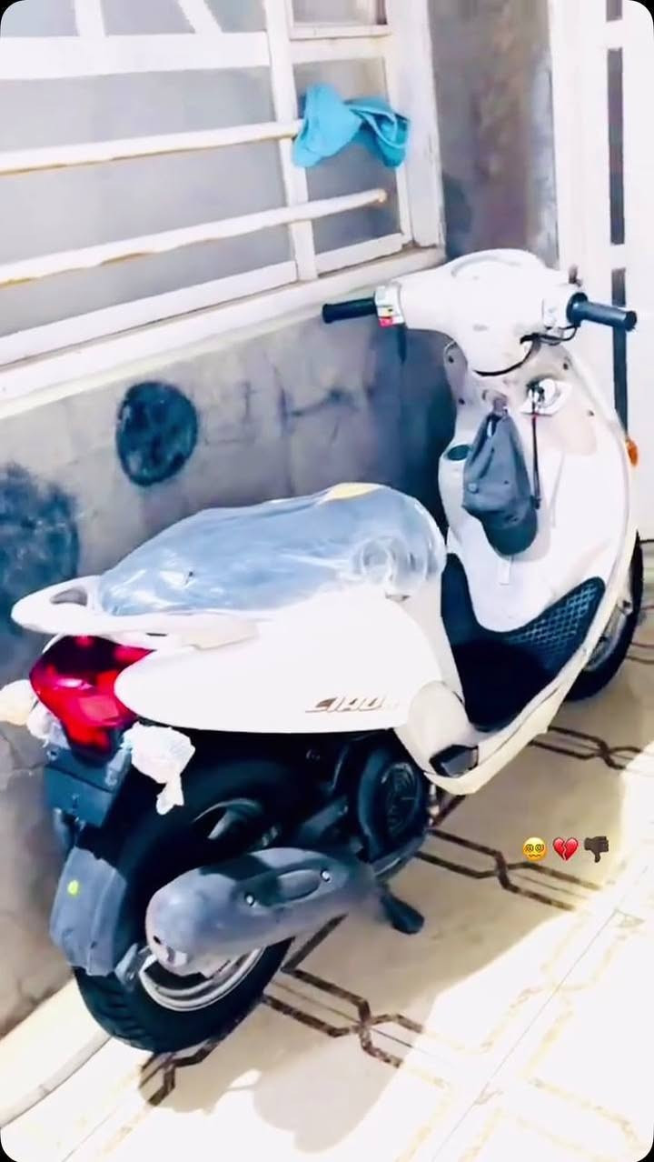 دراجه فله لبيع
فله مديل 2009 جديده 
دراجه حاويه من سيد وسام 
صارله اسبوعين من طالعه من حاويه 
هذه رقمي بي واتساب ***********
عنواني النجف حي القادسية قرب فلكت المطار
