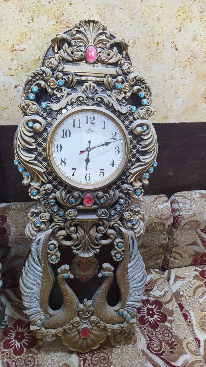 🌺 اللهم صل على محمد وال محمد 🌺
♦️ قَيّم واخذ بأسعار مناسبة
صور وتحفيات وساعة شغالة ونظيفة 
ملاحظة / يوجد توصيل داخل #النهروان فقط 
واتساب ***********
