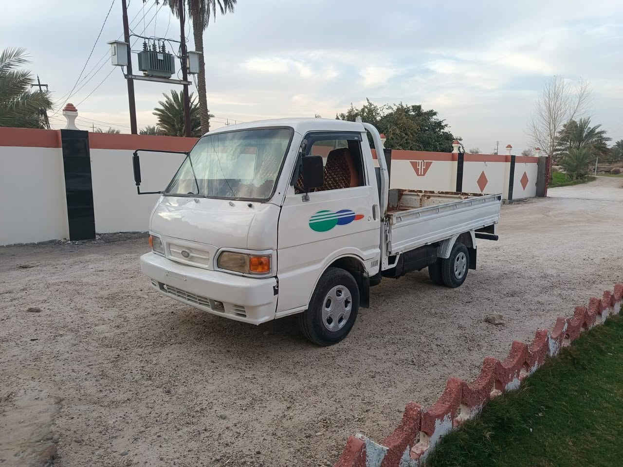 السلام عليكم كية بنكو عكعك للبيع سياره حلوة كير ومحرك مكفولات داخل دوشمة فول سيارة حلوة السيارة منفيس معاملته كاملة داخلة هزة تحويل مباشر باسمك 
السعر 35 وبيه مجال
للتواصل***********
