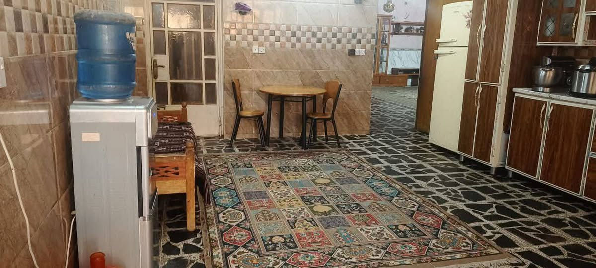 دار للبيع العنوان الشعب شارع الصحة قرب منظمة بدر 

المساحة 275 الواجهه 10 النزال 27.5 

يحتوي على 6 غرف نوم 
الصحيات 4 
الاستقبال 5 × 10 

للأسفتسار اكثر الاتصال على الرقم ***********

