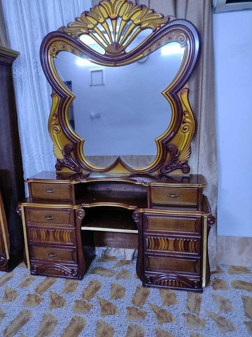 غرفة اخشاب عراقي للبيع،  تكمه ، نظيفه وما بيها اي ضرر سعرها 850  للاستفسار على الرقم التالي / ***********
