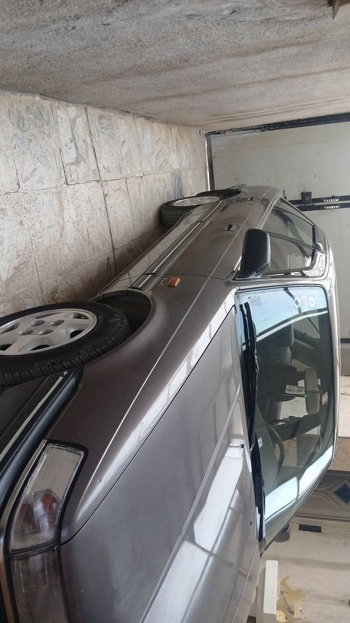 السلام عليكم مازدا موديل ١٩٩٢ سياره جديده بمعنى الكلمه قطرة صبغ مابيها ولا معمره السبير مال شركه مانازل رقم جديد هزه جديده ٢٠٢٦ كير ومحرك مكفولات مضيوف الها باور لتحريك الاستيرن بسهوله جدا سيارة برغي نقص مابيها مكان السياره بغداد للاستفسار ***********
