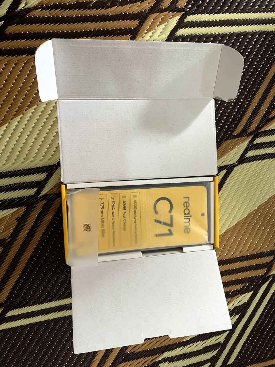 السلام عليكم تلفون مع ملحقاتة للبيع جديد مستعمل ١٠ايام فقط السعر ١٧٥بية مجال للطيبين الاتصال الارقام التالية 
***********/***********
